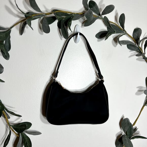 Black Purse - Picture 1 of 7